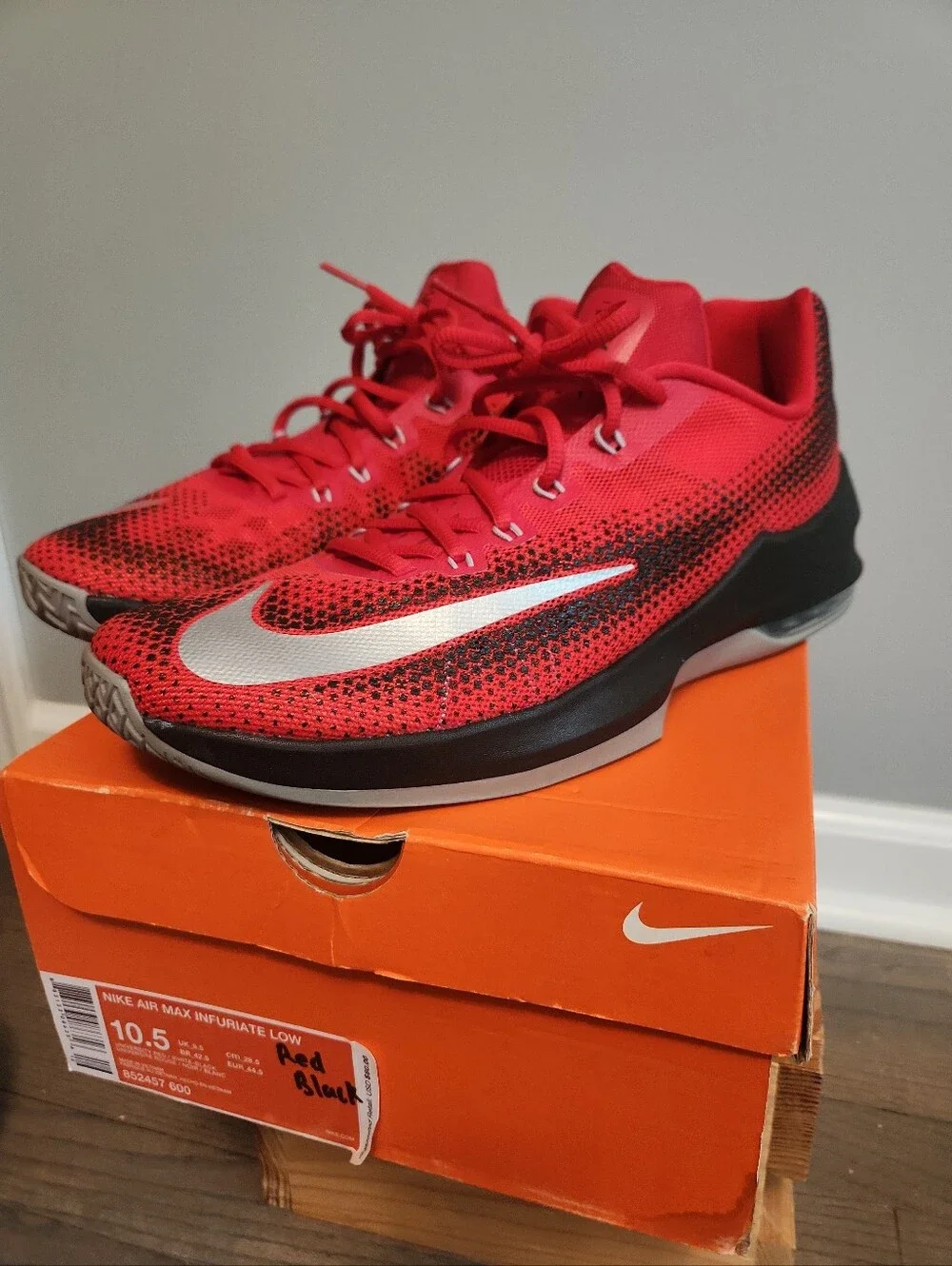 Nike Air Max Infuriate Low Black Red With Original Box Men's Size 10.5 Workout